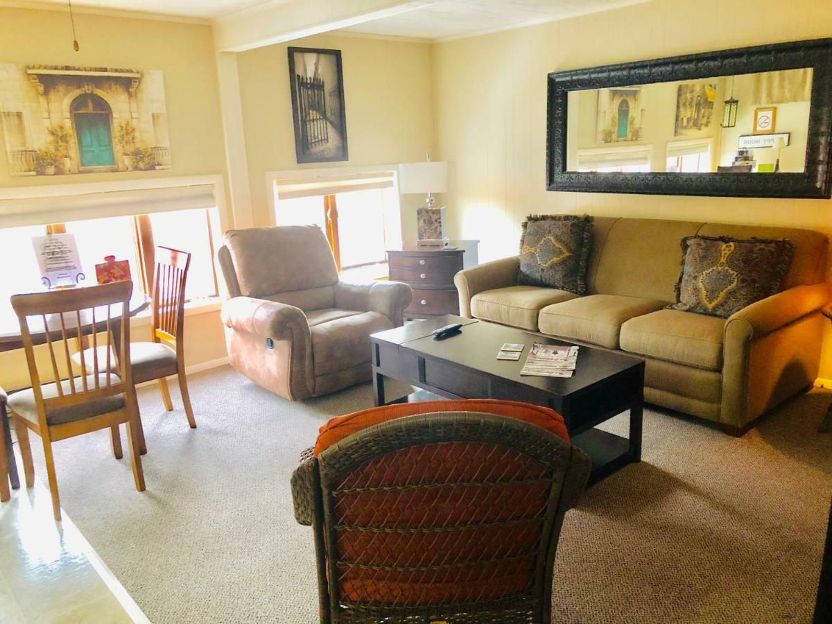 Galena Penthouse Overlooking Main Street With Free Off Street Parking Exteriör bild